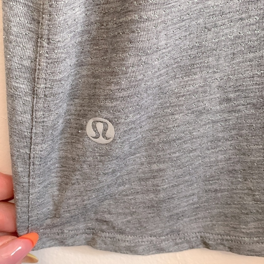 Lululemon Course Of Action Tank in Heathered Black size 8 - Picture 4 of 4